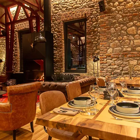 Hotel Melesin Distillery Leskovik