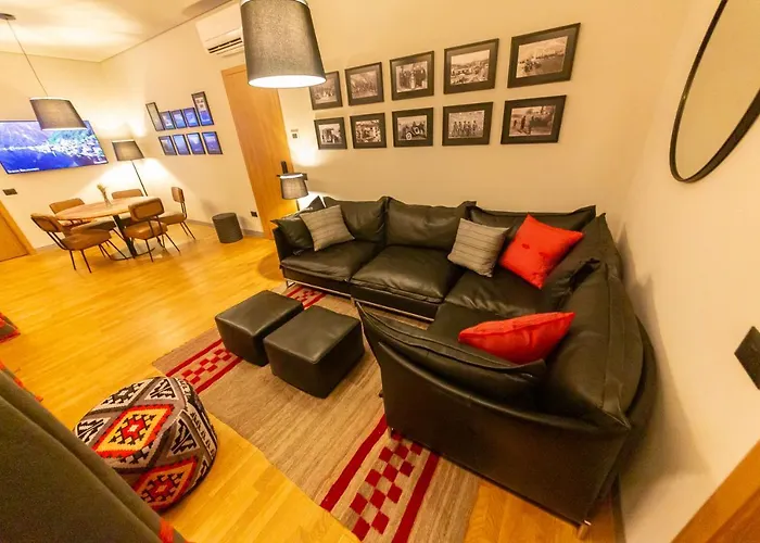 Melesin Distillery Отель Leskovik