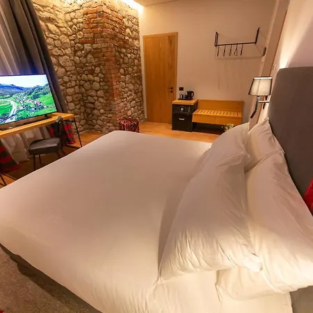 Melesin Distillery 4* Leskovik