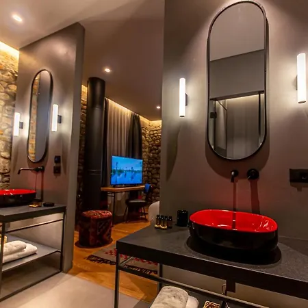 Melesin Distillery Hotel