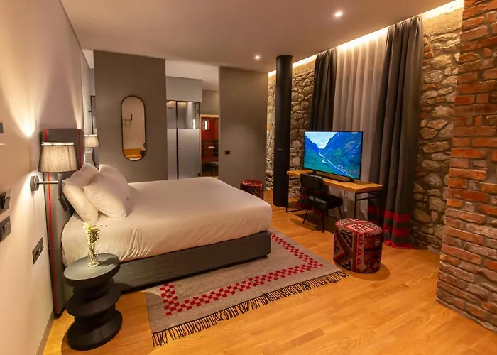 Melesin Distillery Hotel